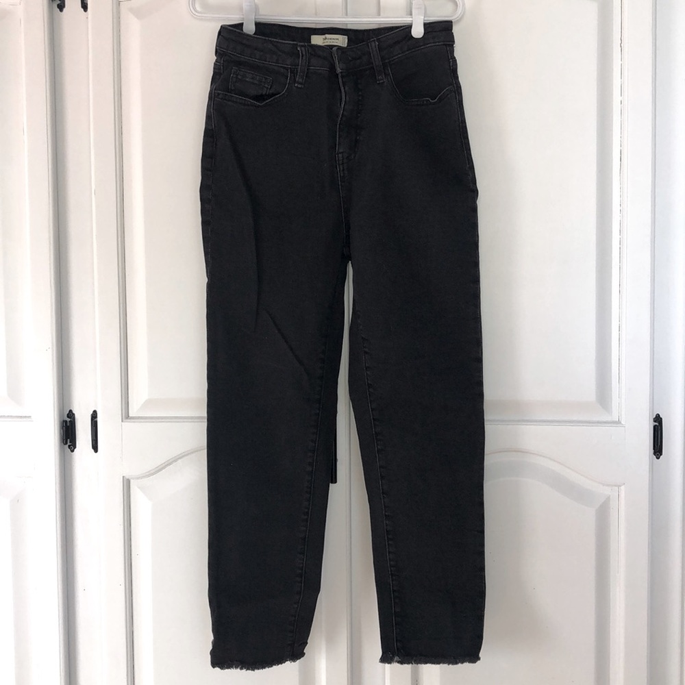 Black mom jeans